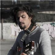 GUITARRA , BAJO, UKULELE, CANTO, Y DE LETRAS(en Inglés)